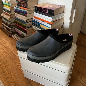 Hunter play clogs speckled sole